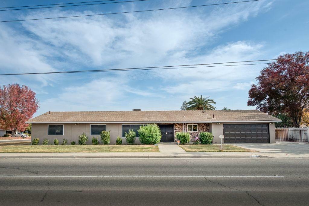 3740 Thompson Avenue  Selma CA 93662 photo