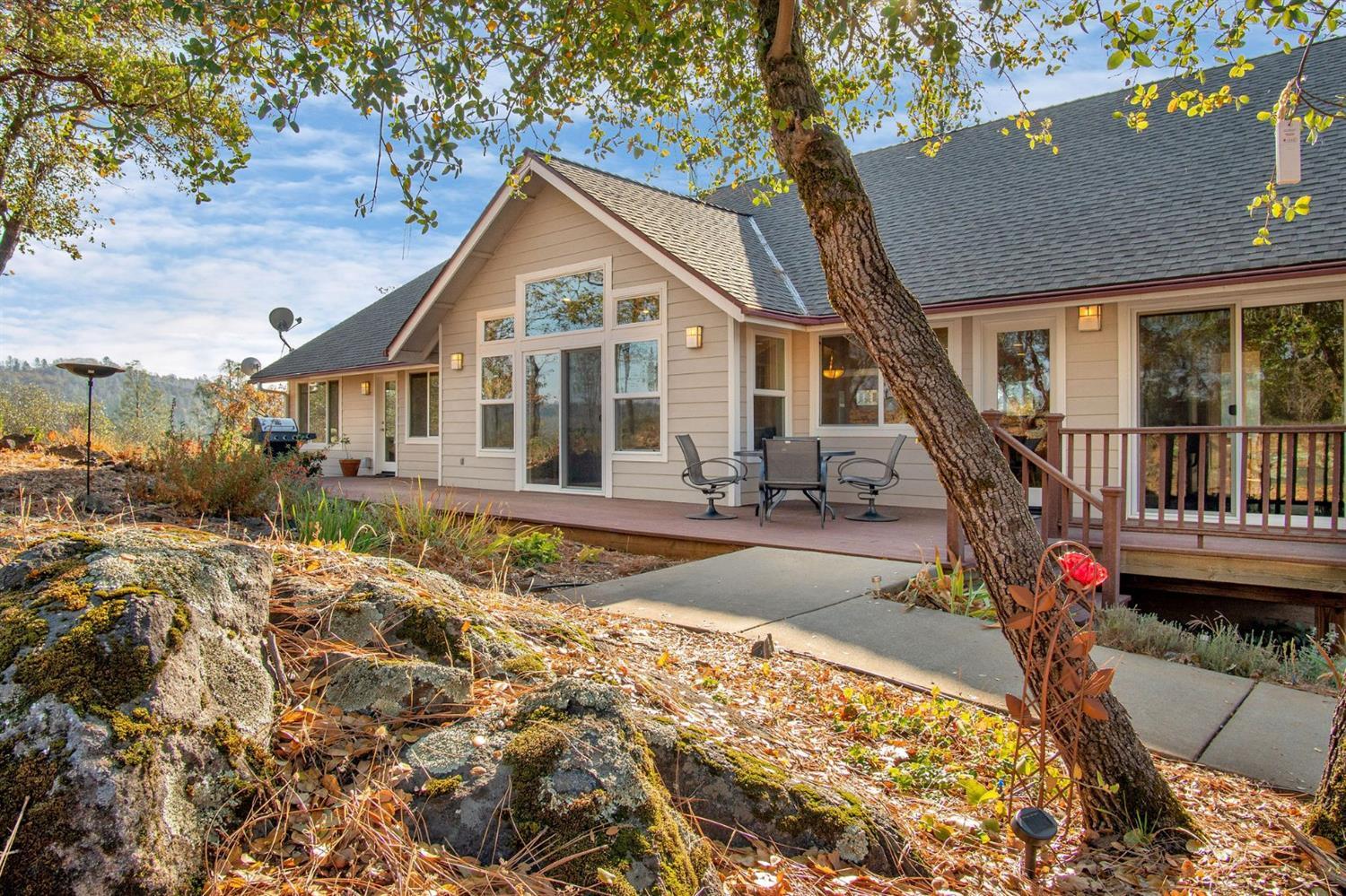 Property Photo: 12960 Woolman Lane CA 95959