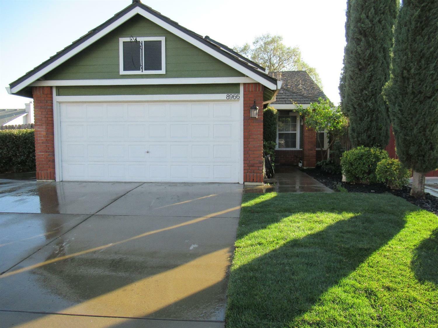 Property Photo:  8966 Emsdale Way  CA 95829 