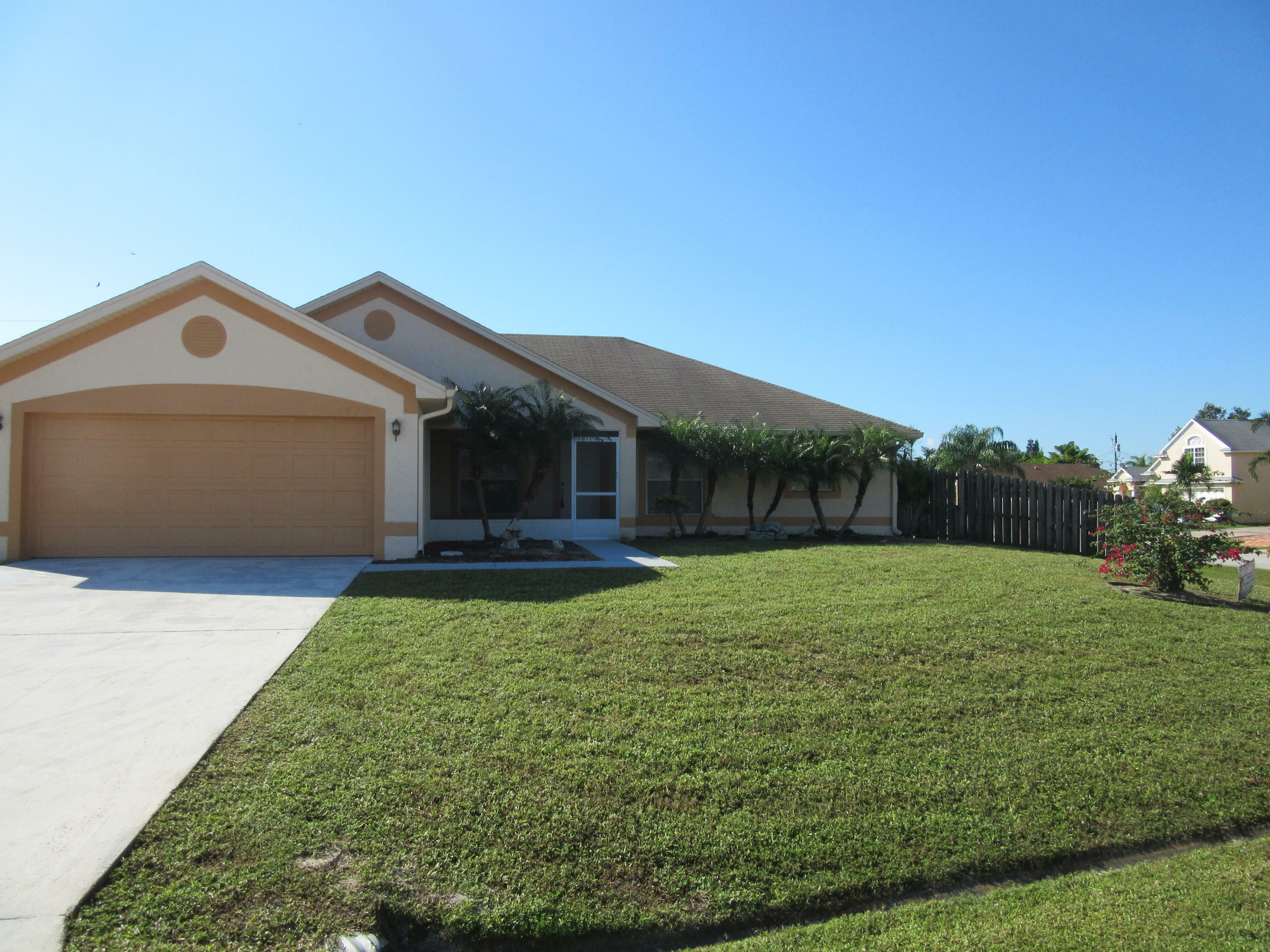 Property Photo:  1442 SW Prairie Circle  FL 34953 