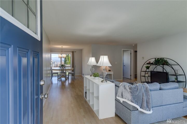 Property Photo: 729 96th Avenue NE WA 98258