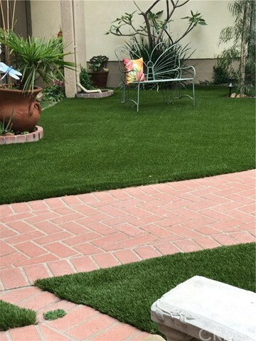 Property Photo: 218 Roycroft Avenue CA 90803