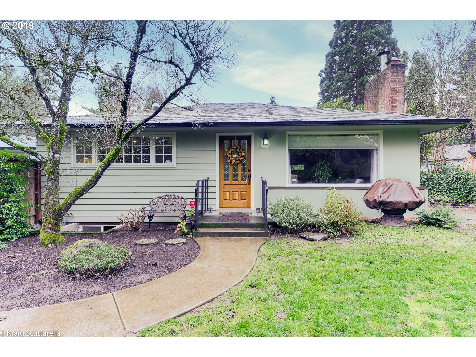 Property Photo: 4720 SE Jennings Ave OR 97267