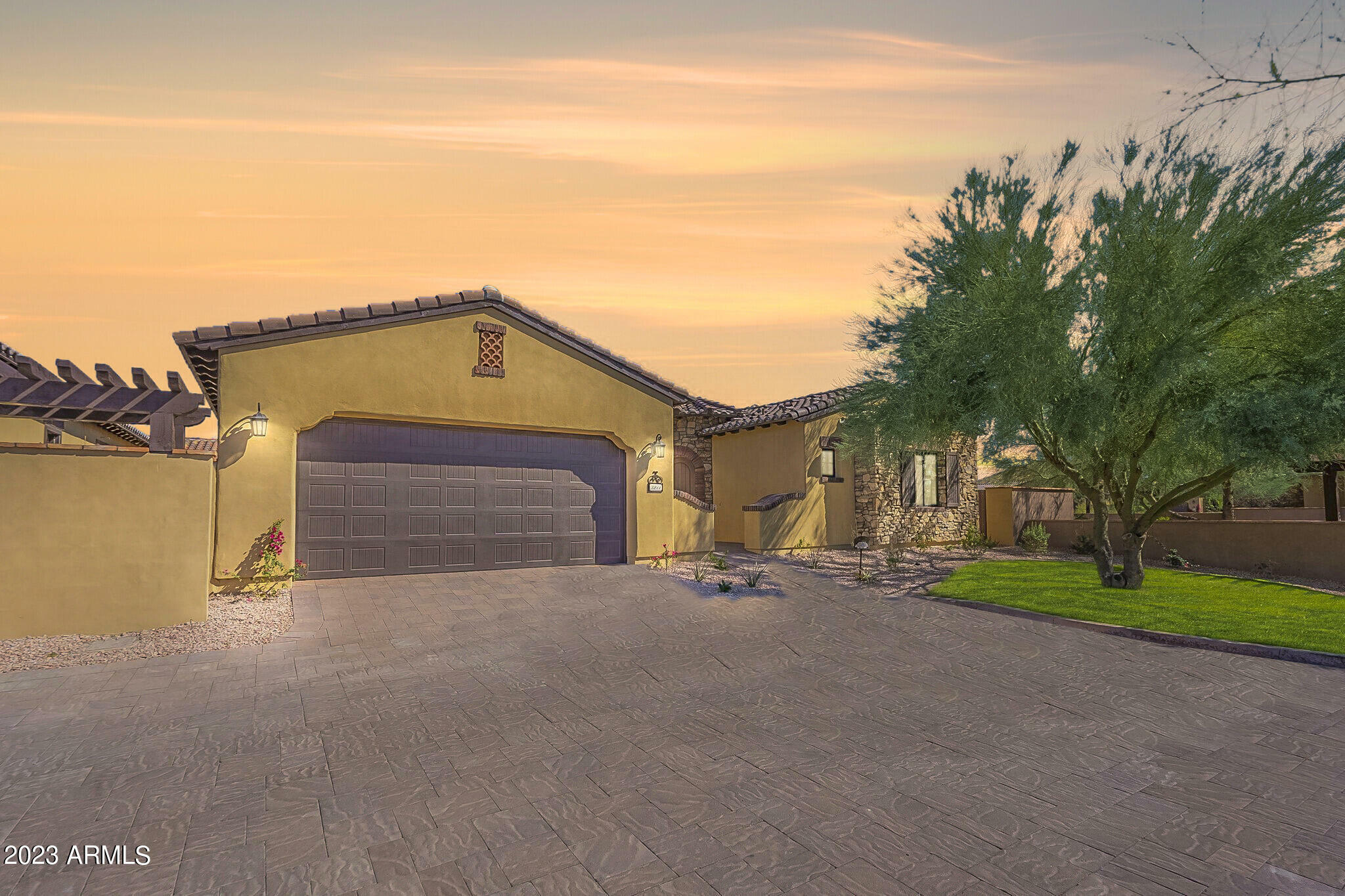 Property Photo:  3211 S Hawthorn Court  AZ 85118 