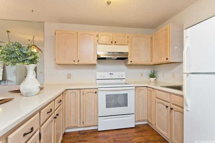 95-1050 Makaikai Street 10O  Mililani HI 96789 photo