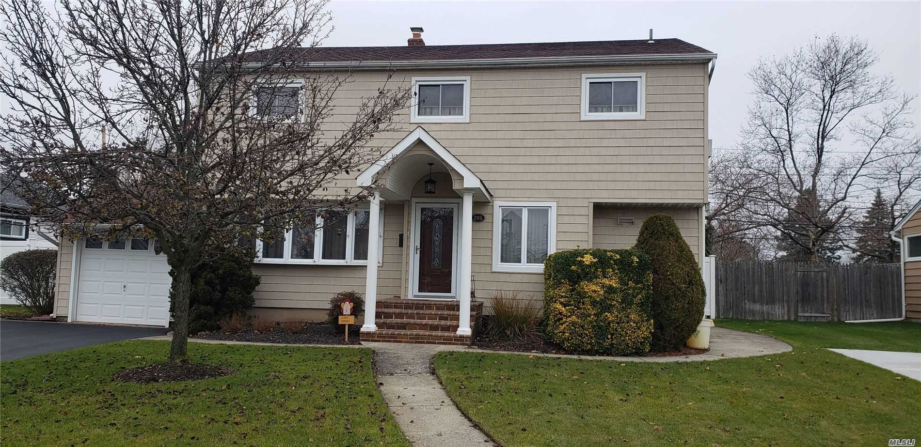 Property Photo:  205 Dartmouth Drive  NY 11801 