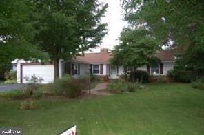 Property Photo:  25 Hilltop Road  PA 17543 