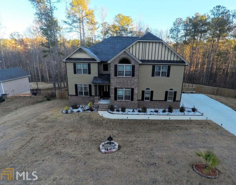 Property Photo: 4412 Meadowwood Dr GA 30052