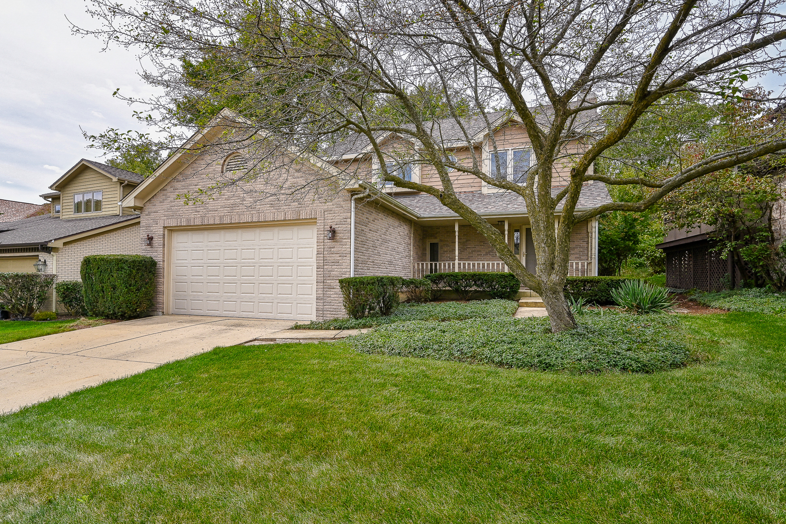 Property Photo: 1470 South County Farm Road IL 60189