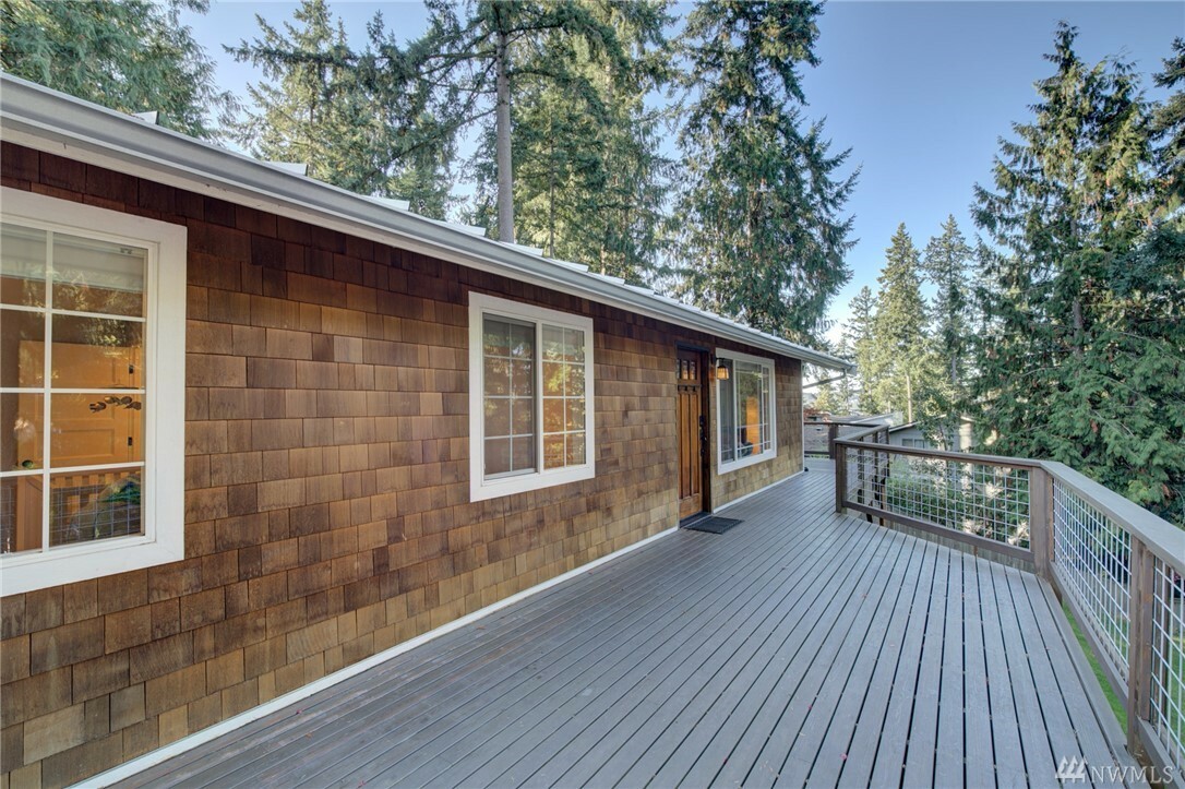 Property Photo: 829 207th Ave NE WA 98074