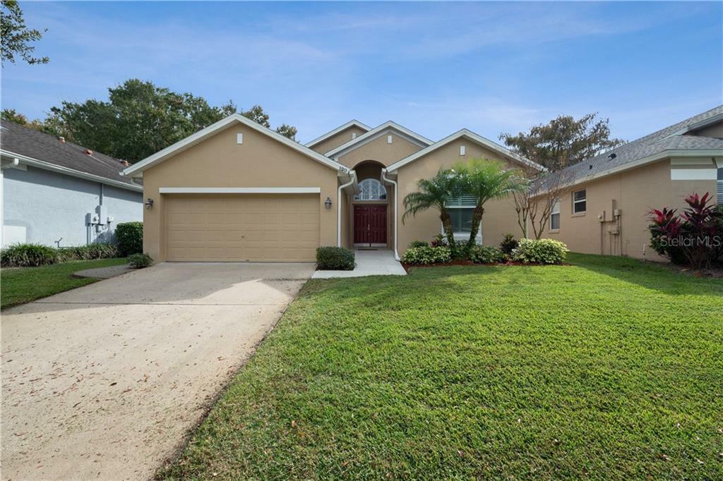 Property Photo:  120 Redtail Place  FL 32708 