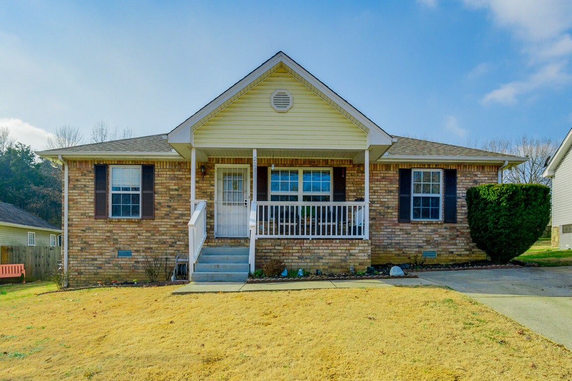 Property Photo: 220 Woodmaker Ct TN 37214