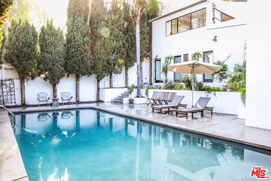 Property Photo:  2394 Kenilworth Ave  CA 90039 