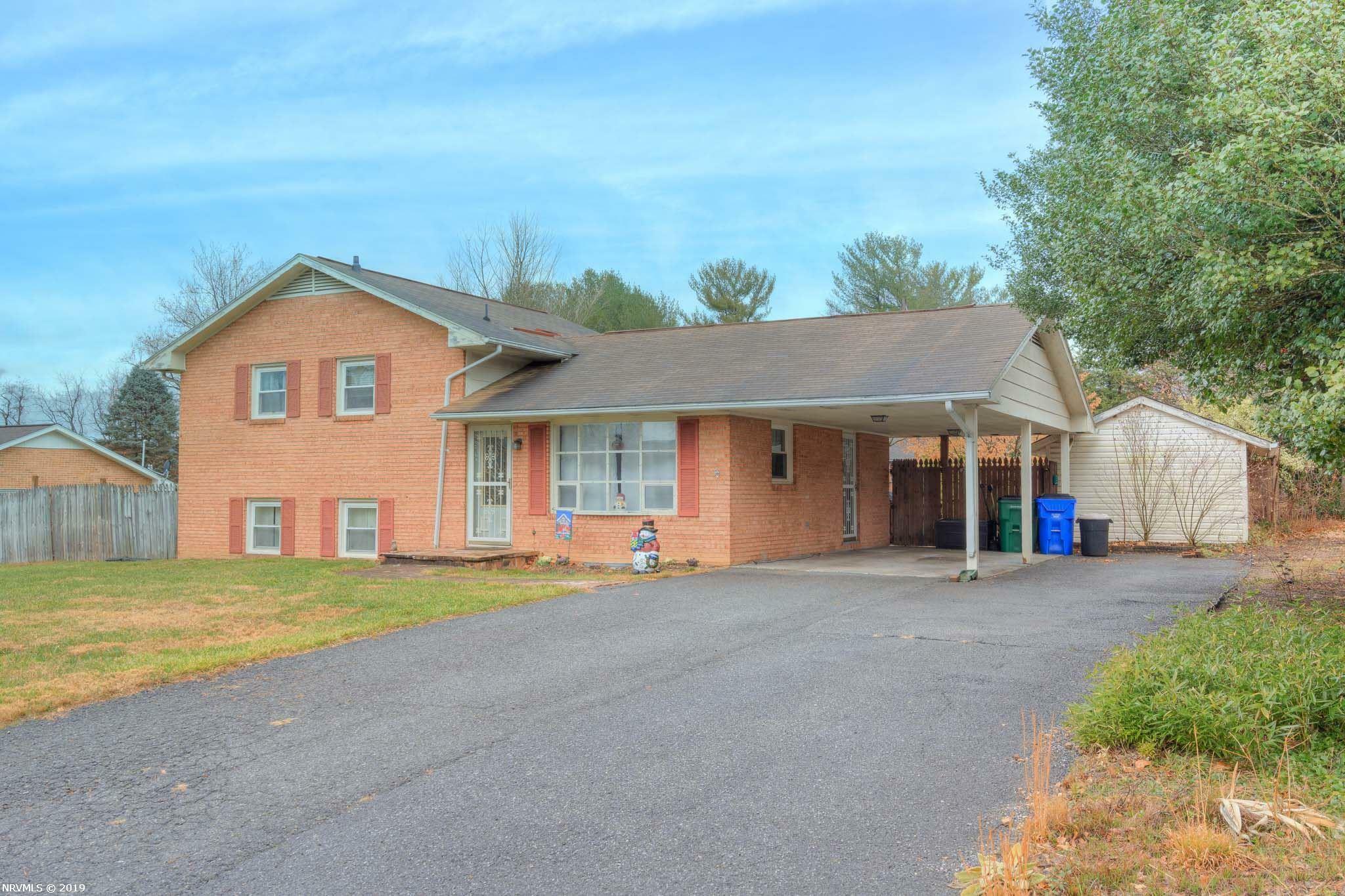 Property Photo:  811 North Drive  VA 24060 