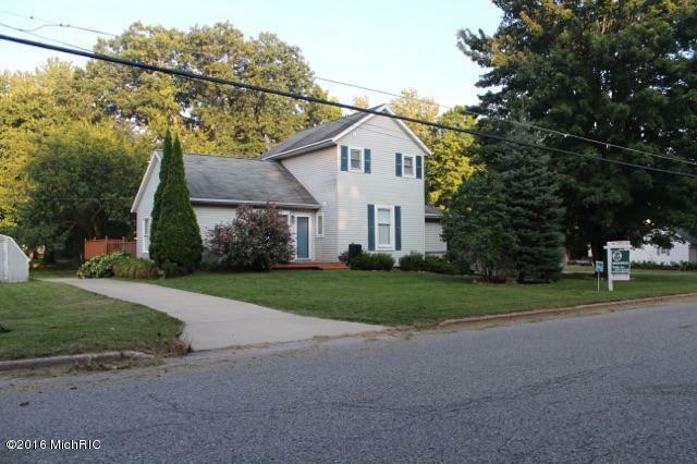 Property Photo:  705 Lincoln Lake Avenue SE  MI 49331 