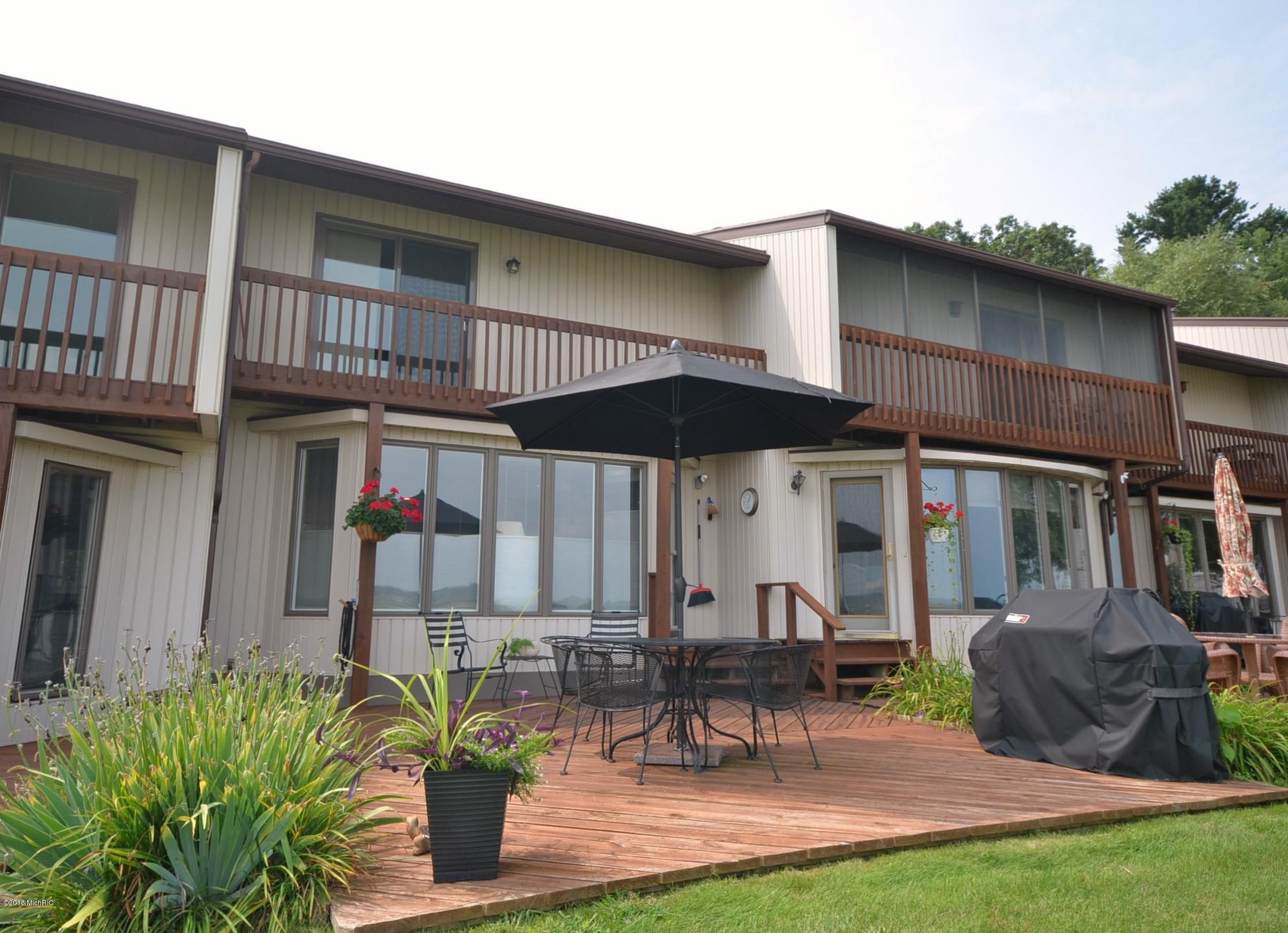 Property Photo: 553 Gidley Circle MI 49417