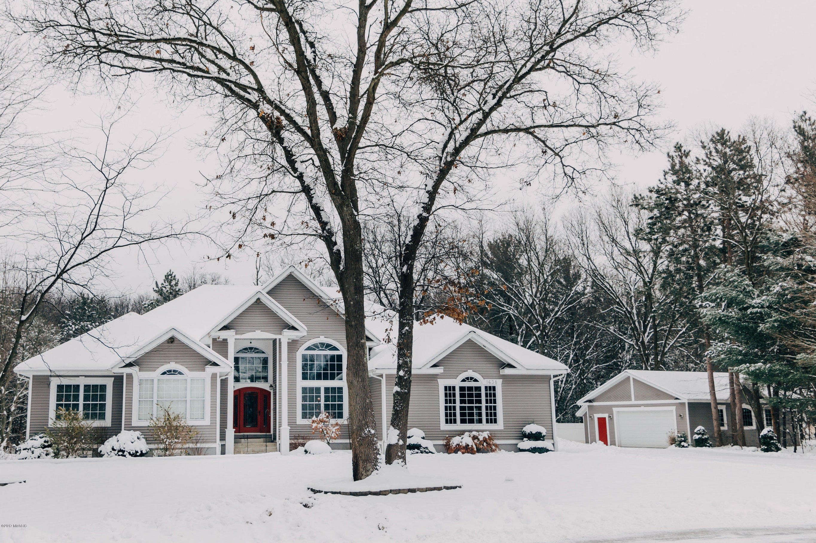 Property Photo:  1638 White Pine Court  MI 49457 