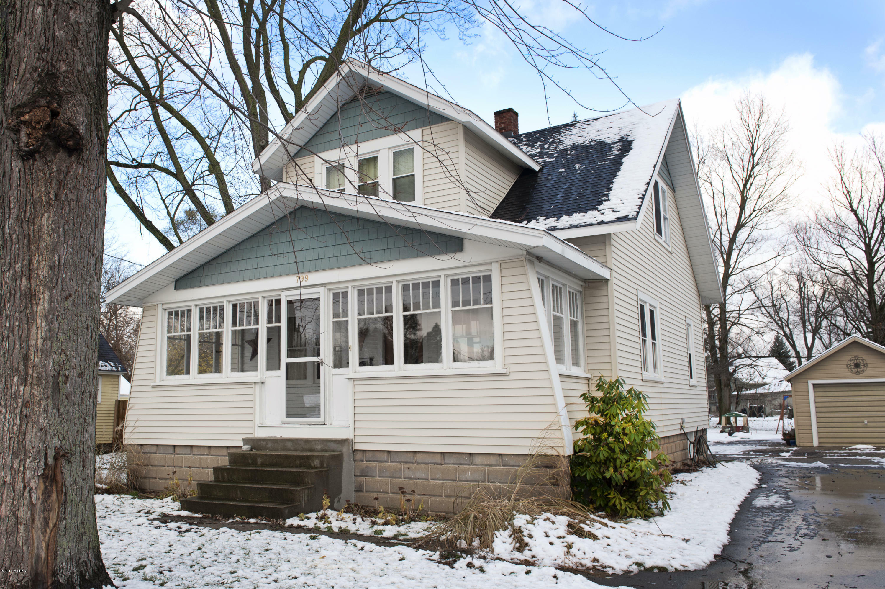 Property Photo:  799 E 8th Street  MI 49423 