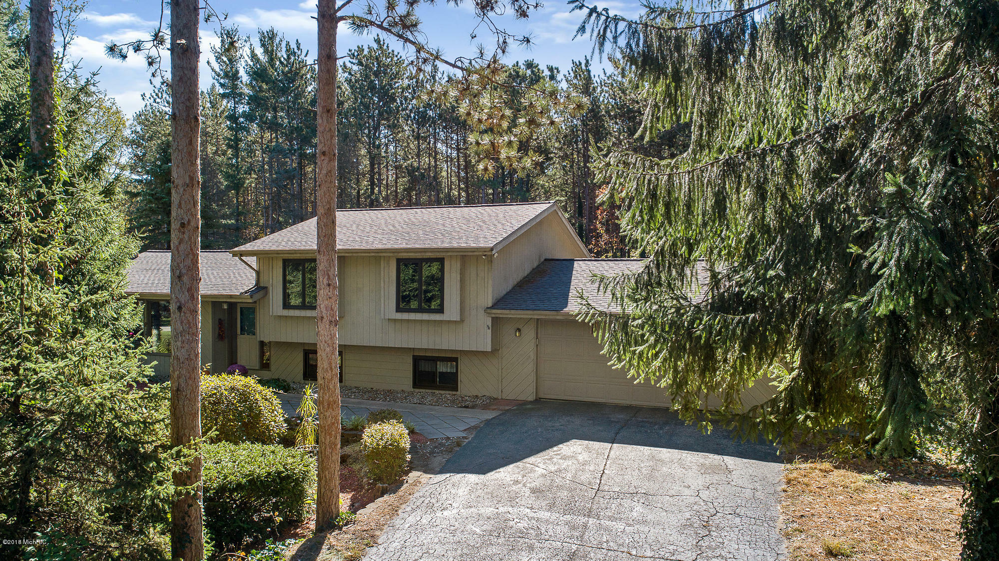 Property Photo:  4200 Estate Drive  MI 49424 