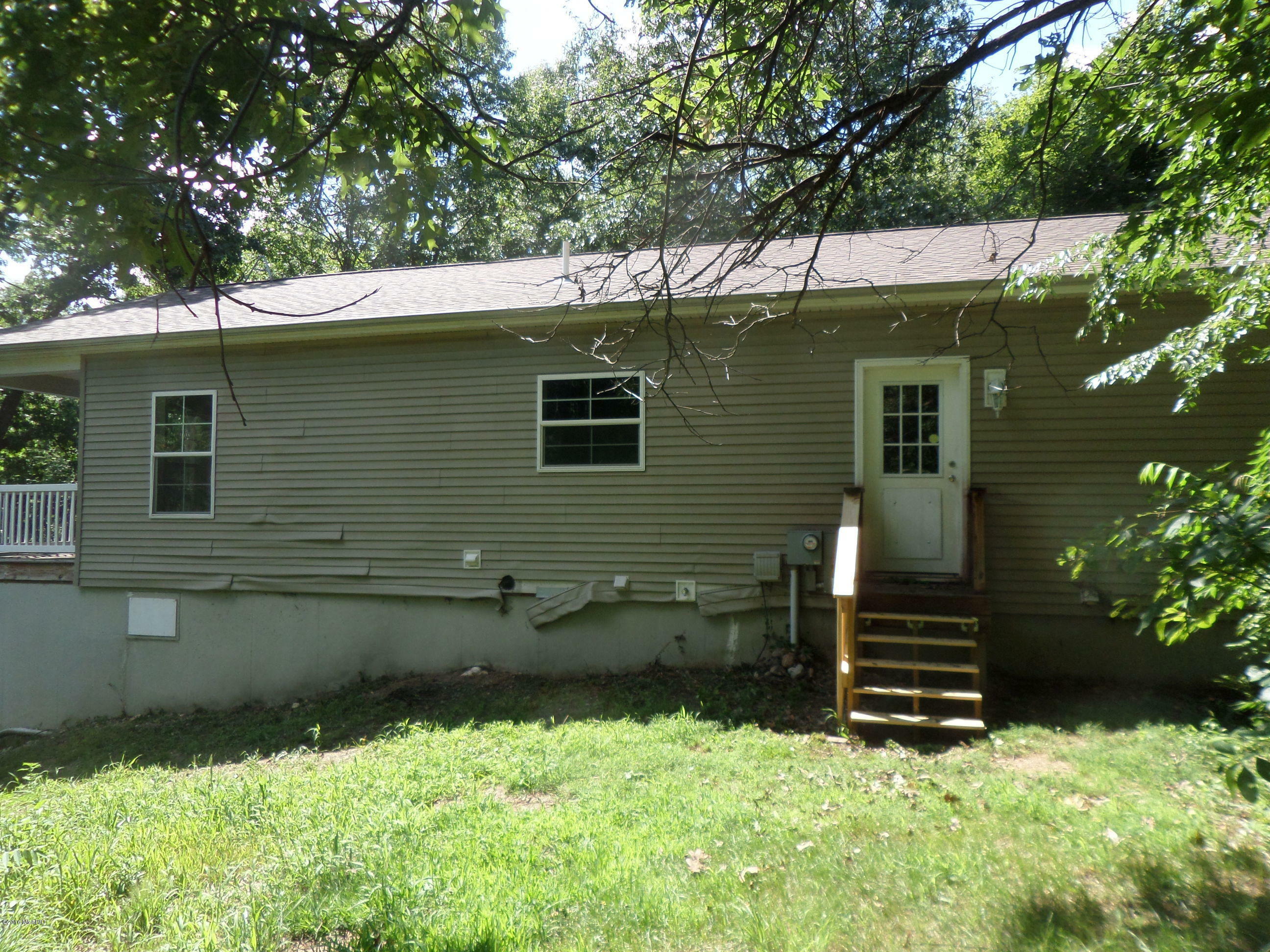 Property Photo:  15656 Old Walton Road  MI 49107 