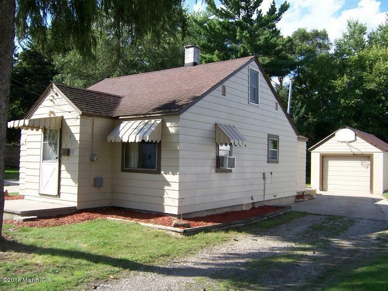 Property Photo: 810 E Coffren Avenue MI 48838
