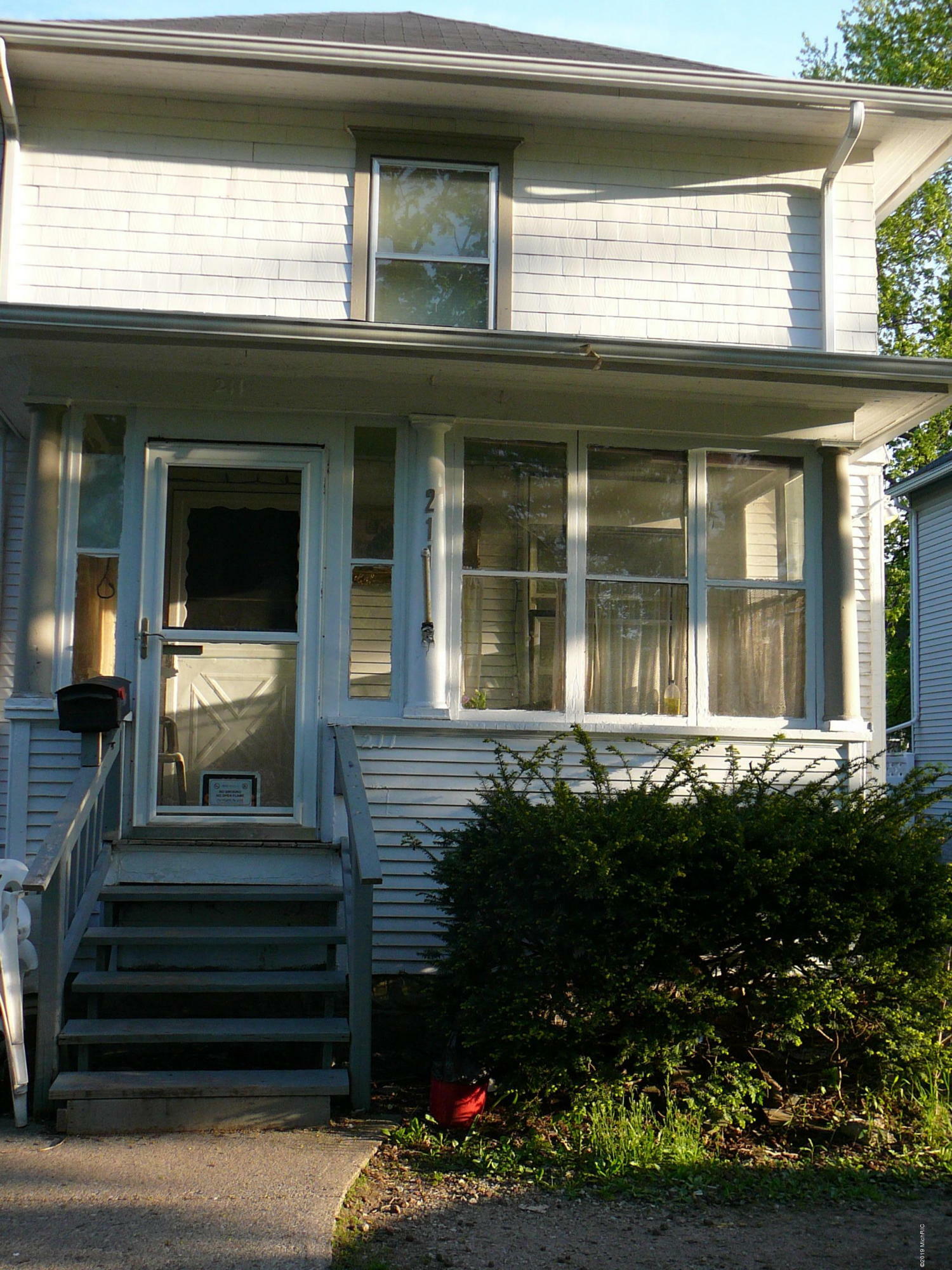 Property Photo:  211 W High Street  MI 49203 