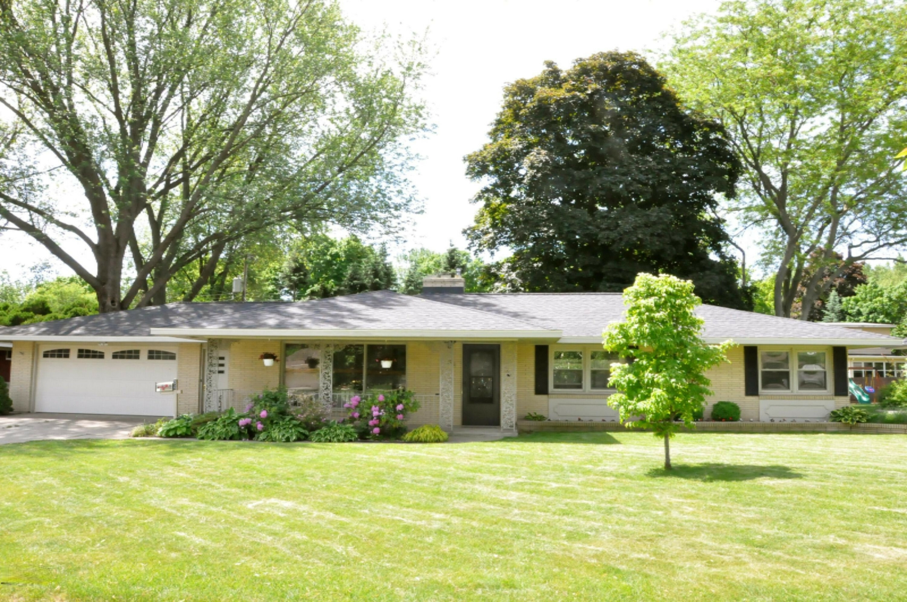 Property Photo:  36 W 38th Street  MI 49423 