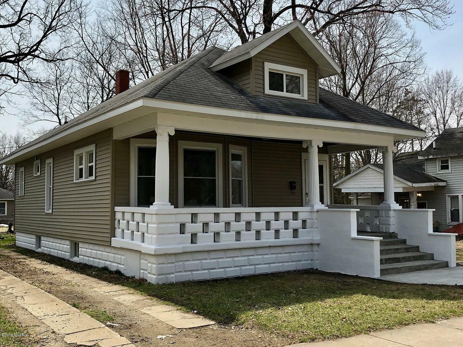 Property Photo:  522 Howard Street  MI 49120 