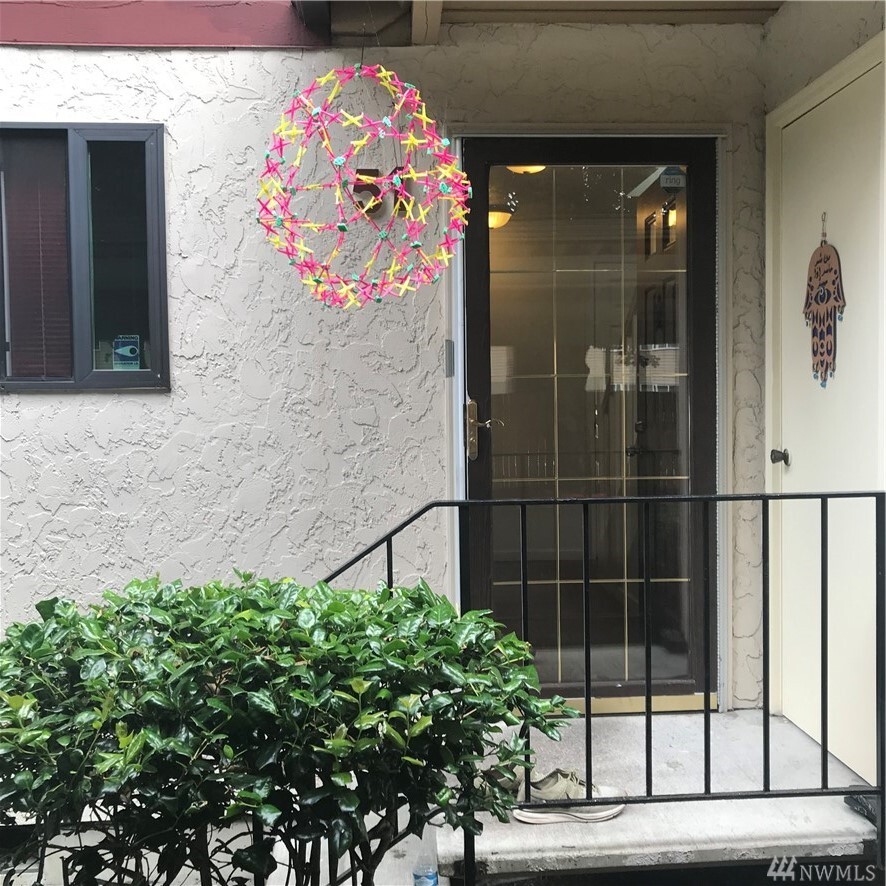 Property Photo:  1828  Maple Lane J51  WA 98030 