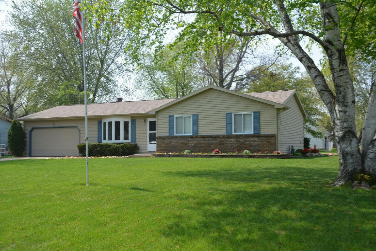 56888 Bow Drive  Three Rivers MI 49093 photo