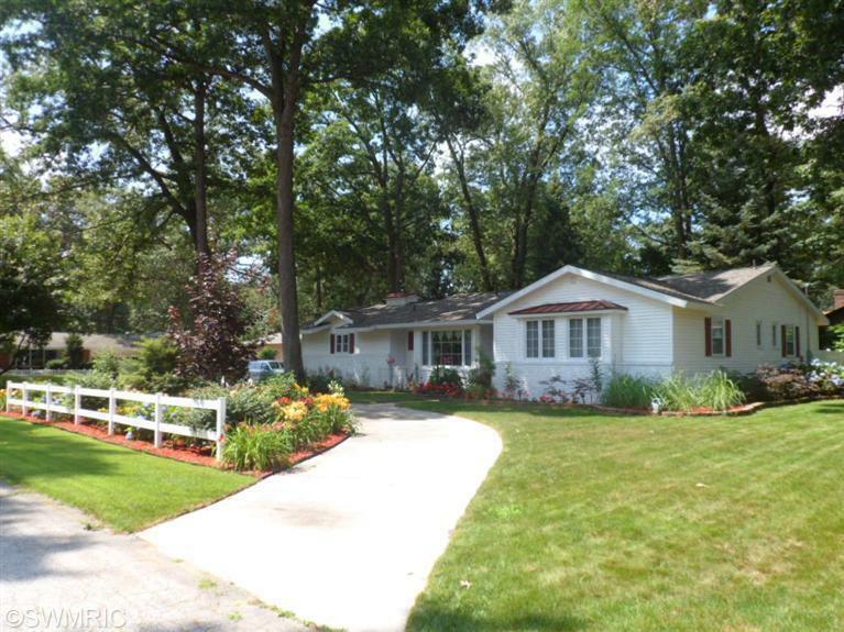 Property Photo:  651 Penn Lane  MI 49445 