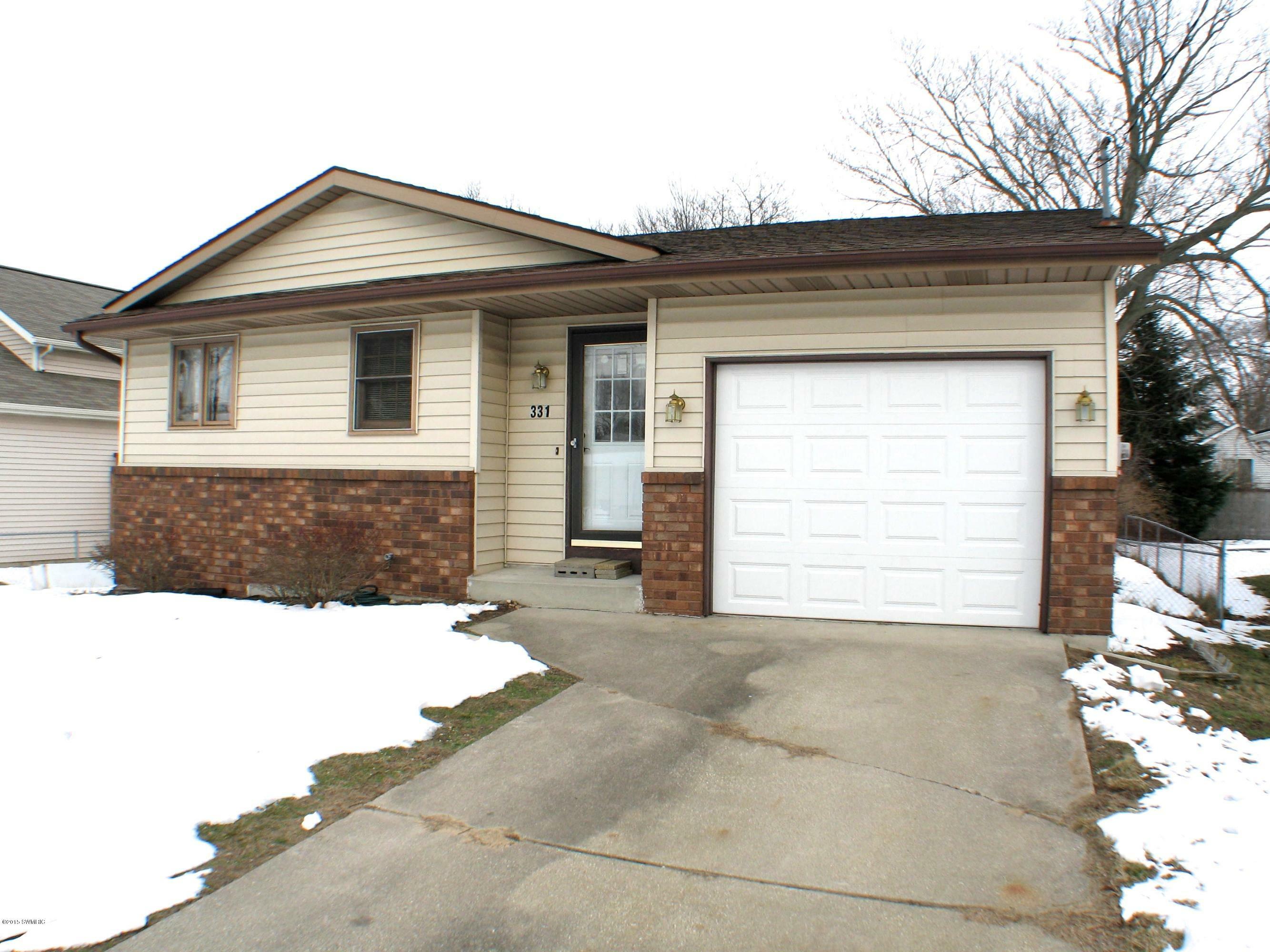 Property Photo:  331 N Jefferson Street  MI 49464 