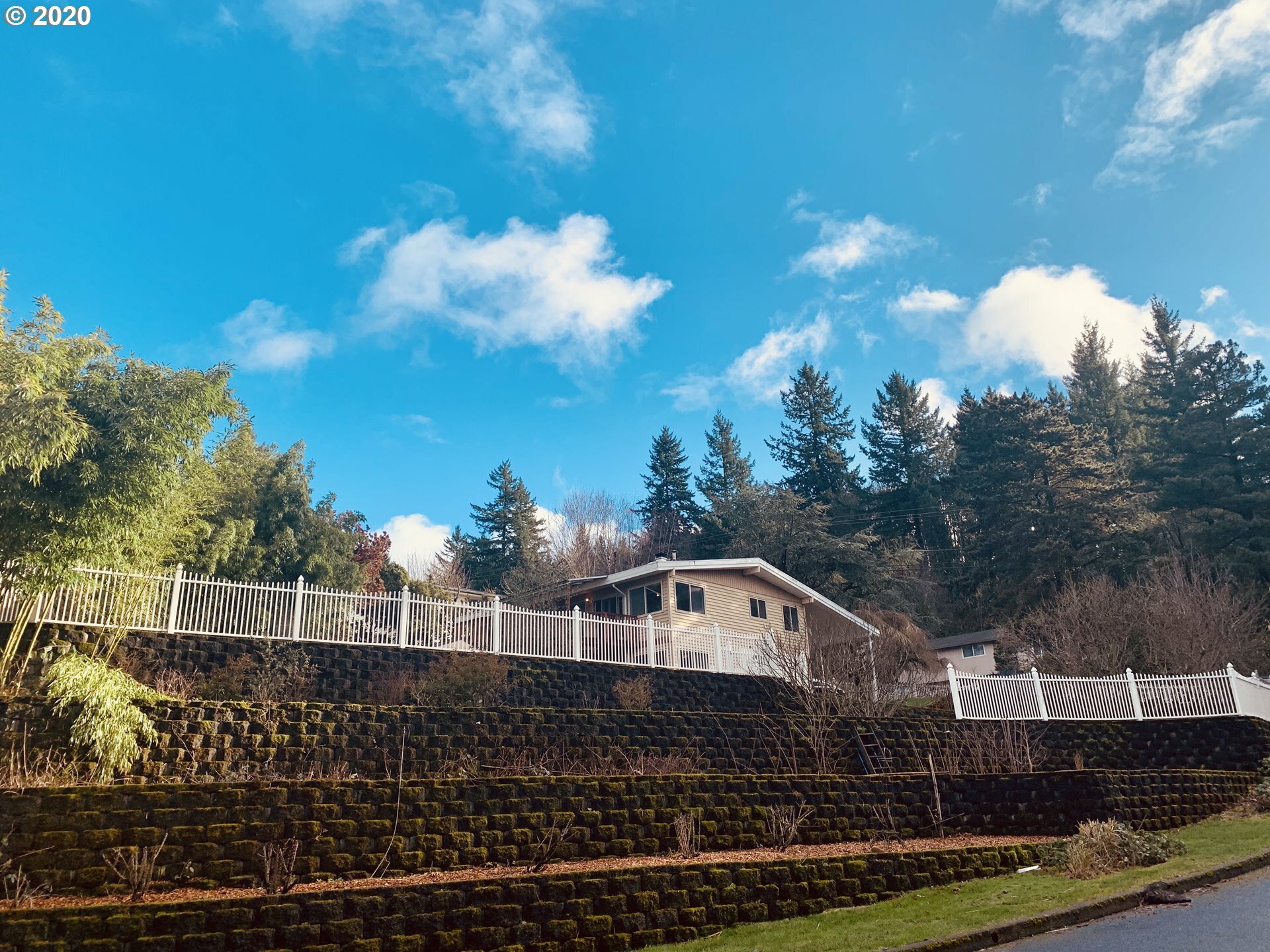 Property Photo:  11615 SE Lexington St  OR 97266 