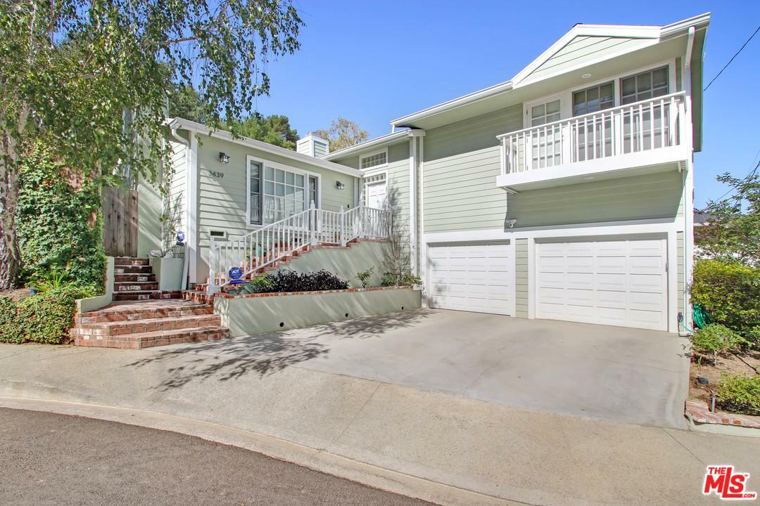 Property Photo:  3439 Shernoll Pl  CA 91403 