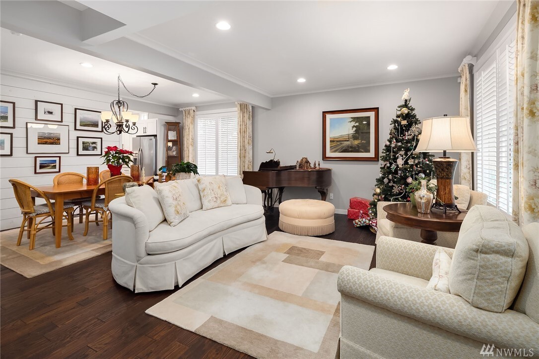 Property Photo: 6818 NE 161st Street WA 98028