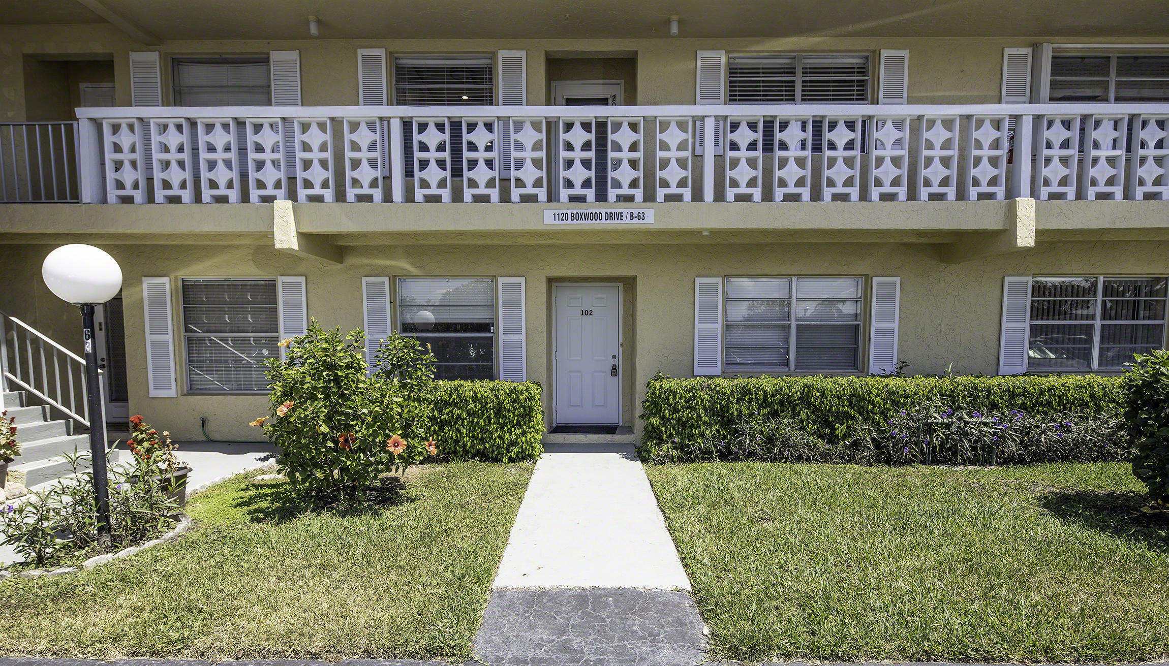 Property Photo:  1120 Boxwood Drive 102  FL 33445 