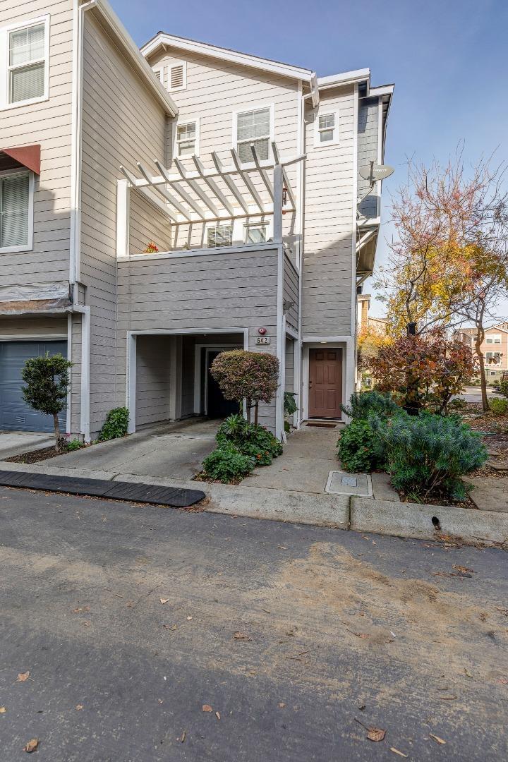 Property Photo:  642 Arcadia Drive  CA 94541 