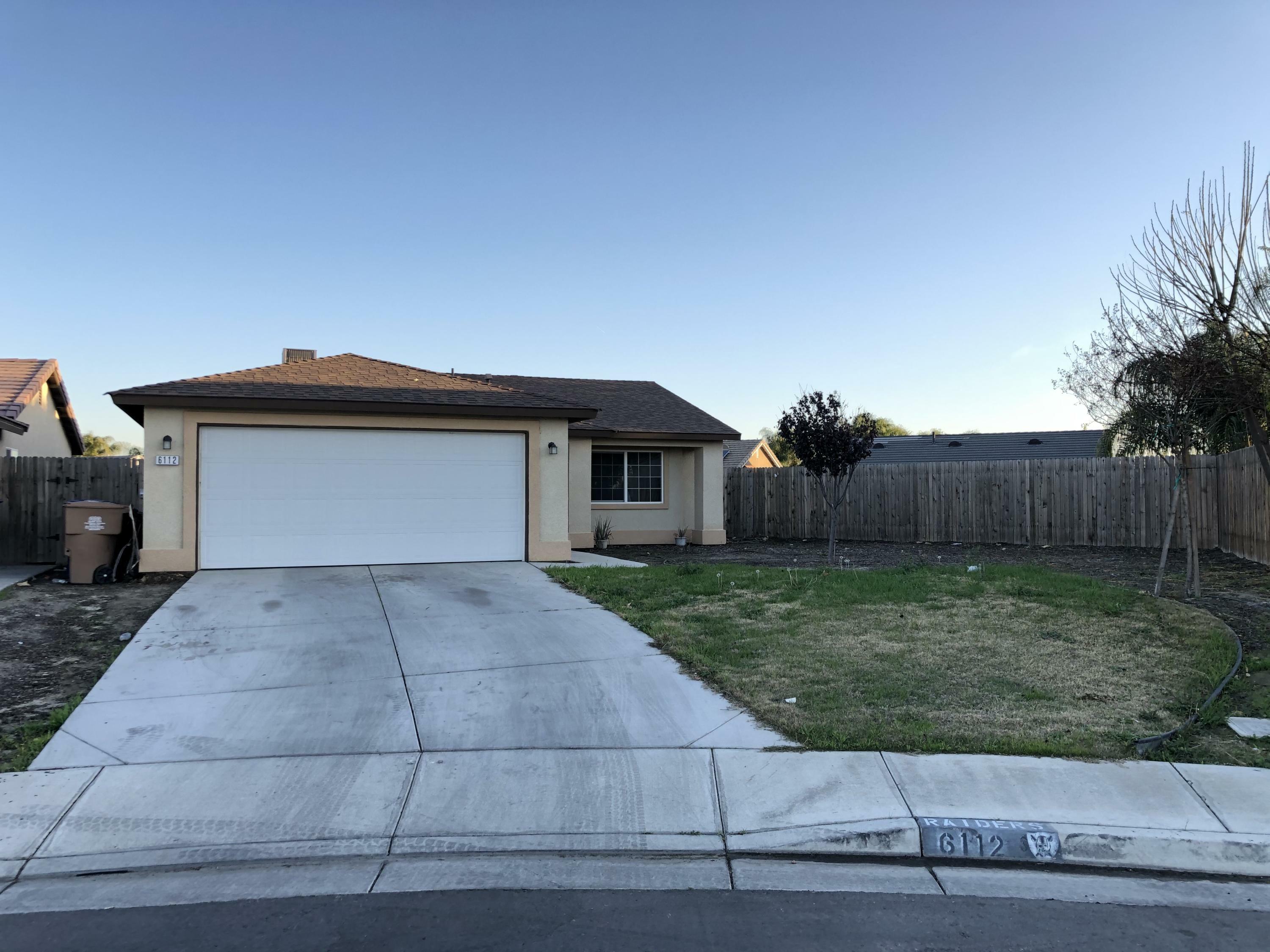 6112 Walkabout Drive  Bakersfield CA 93307 photo