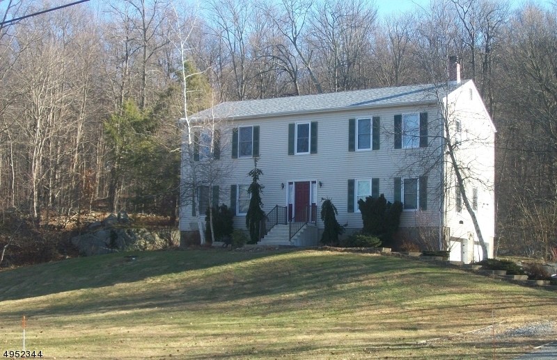 24 Woodland Hills Dr  Vernon Twp. NJ 07461 photo