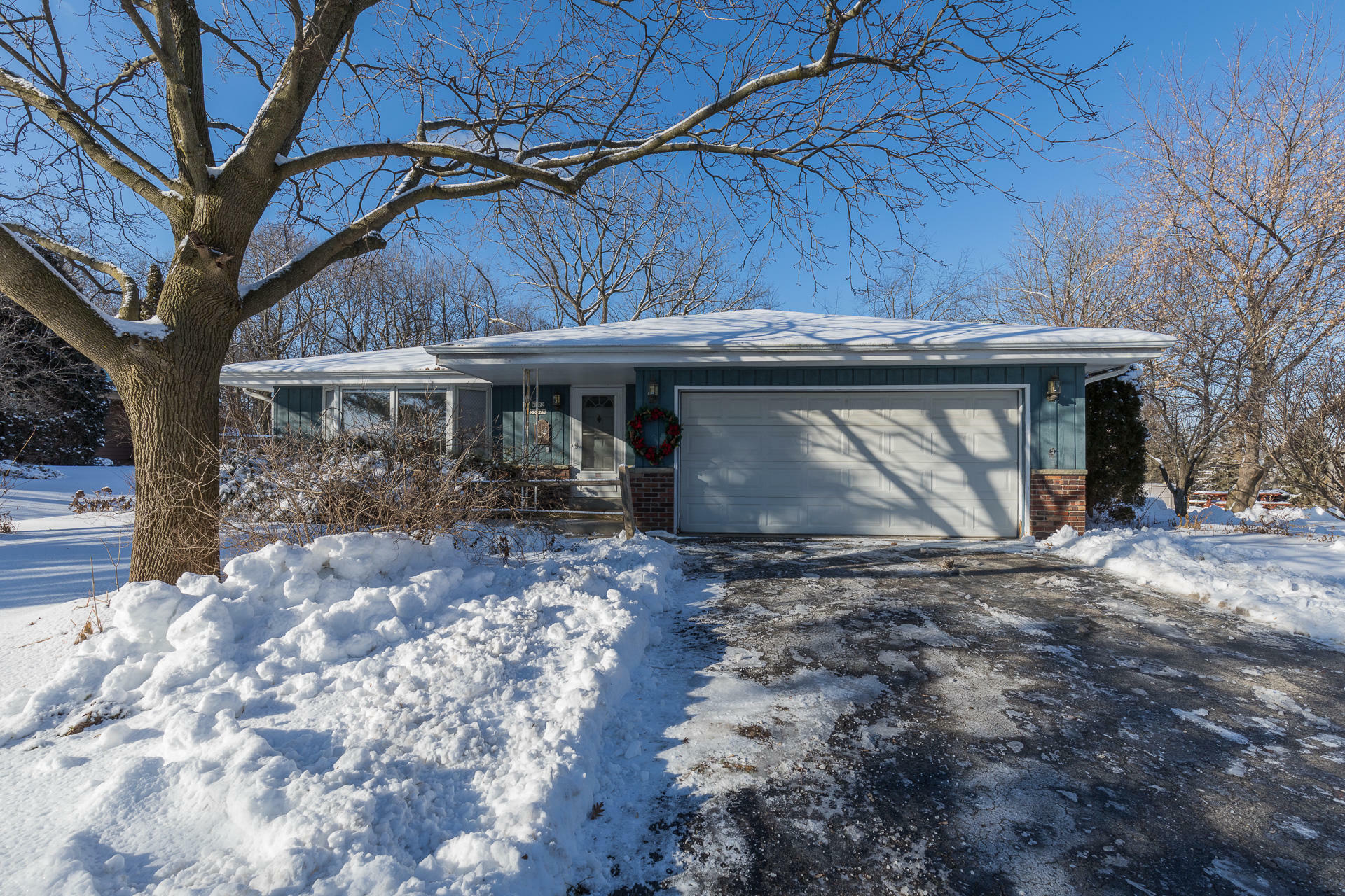 Property Photo: W172s6879 Lannon Dr WI 53150