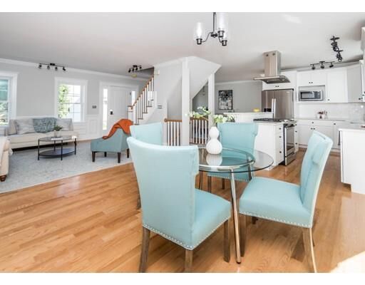 Property Photo:  9 Grant Place 2  MA 02451 