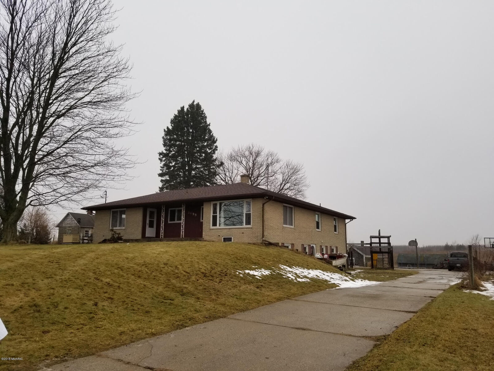Property Photo:  5499 S Dickinson Avenue  MI 49412 