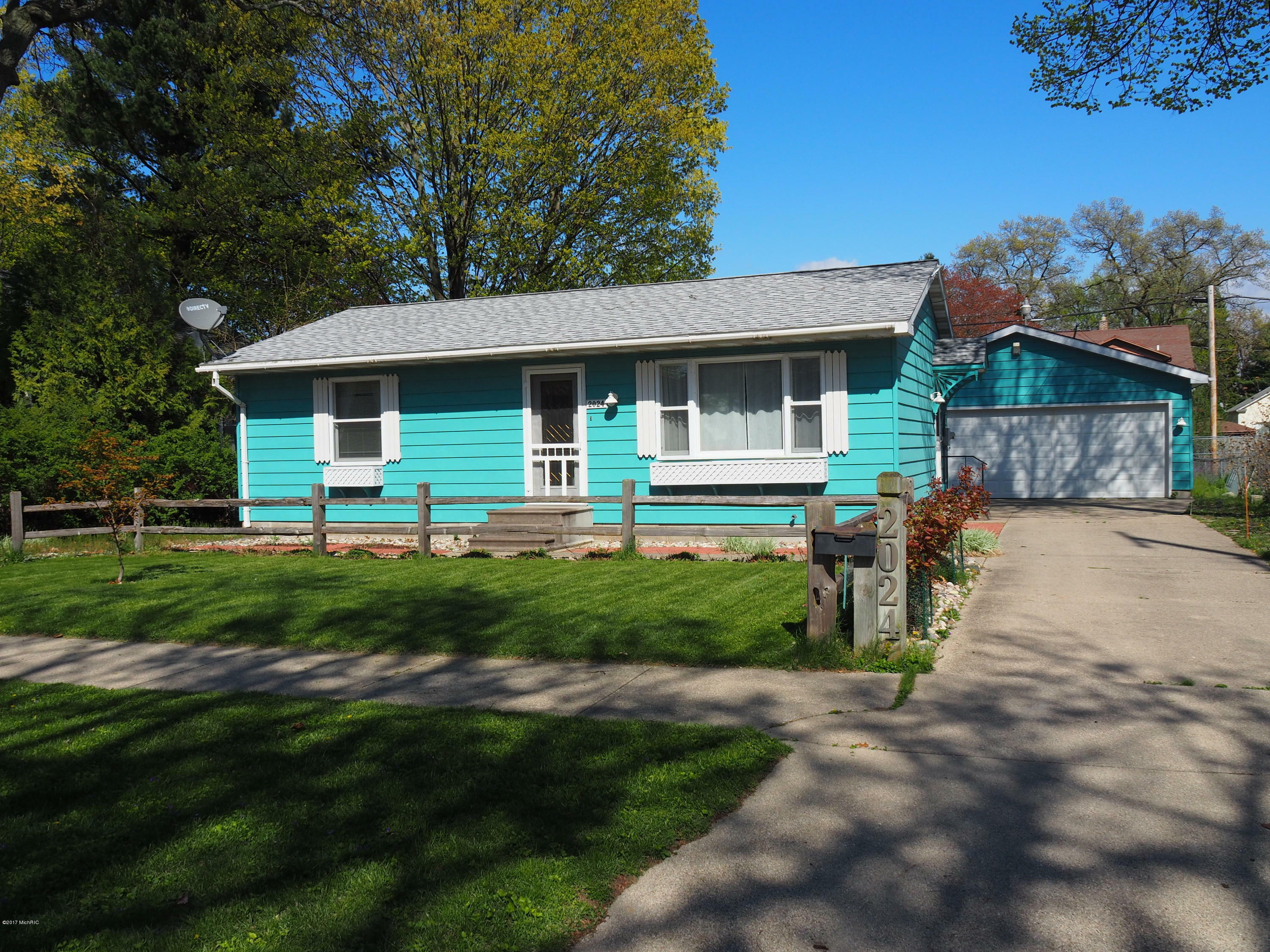 Property Photo:  2024 Estes Street  MI 49441 