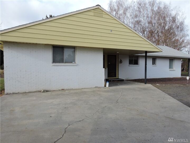 Property Photo:  16223 Rd 9 NW  WA 98848 