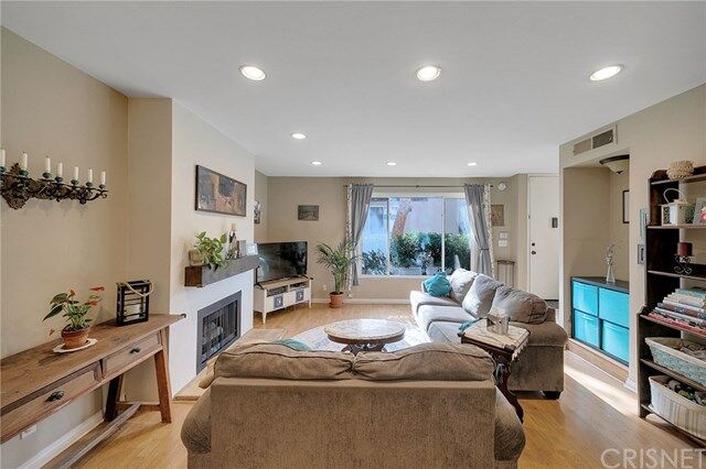 Property Photo:  5662 Etiwanda Avenue 9  CA 91356 