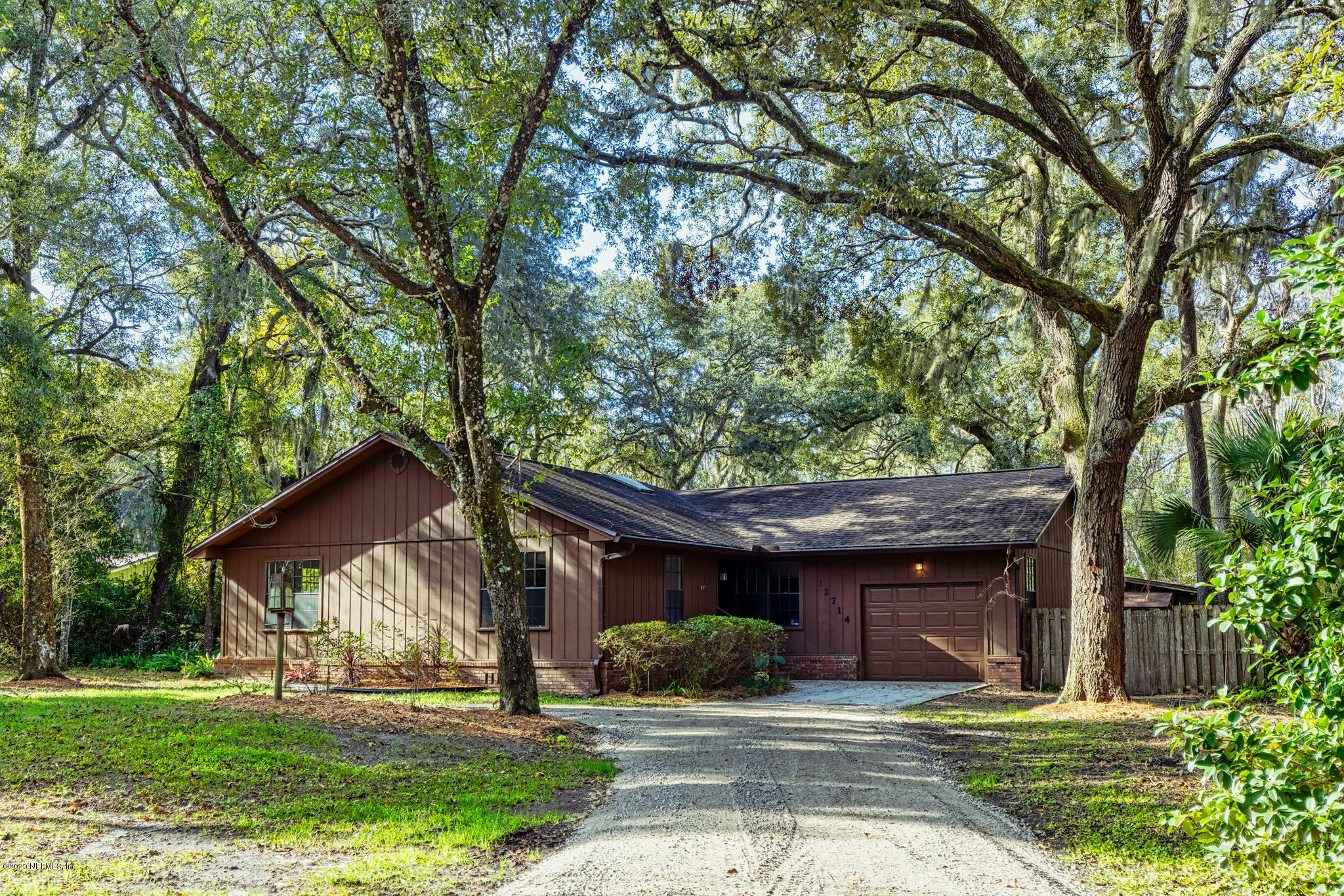 Property Photo:  12714 Longview Drive E  FL 32223 