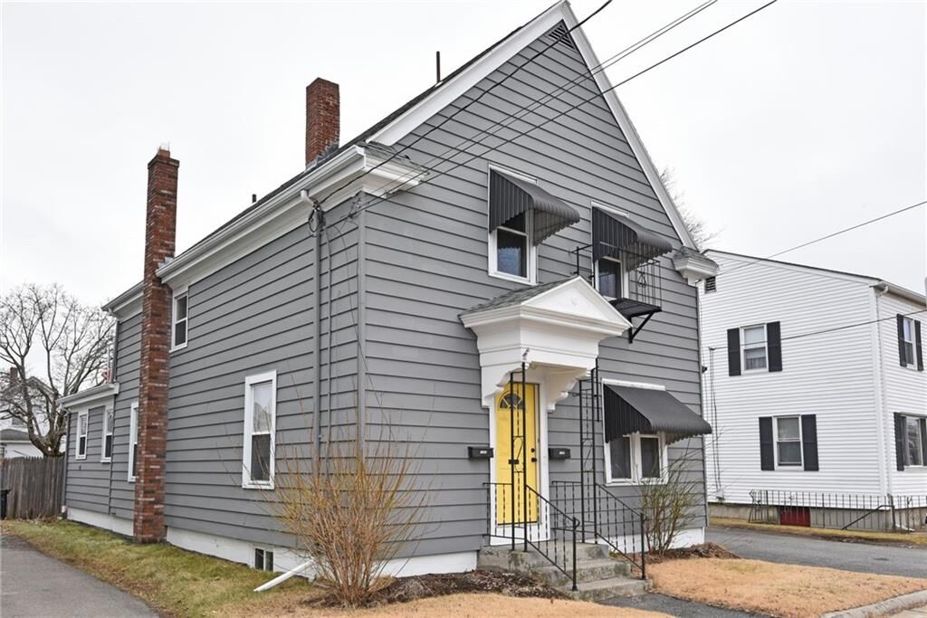 Property Photo:  1295 Newport Av  RI 02861 