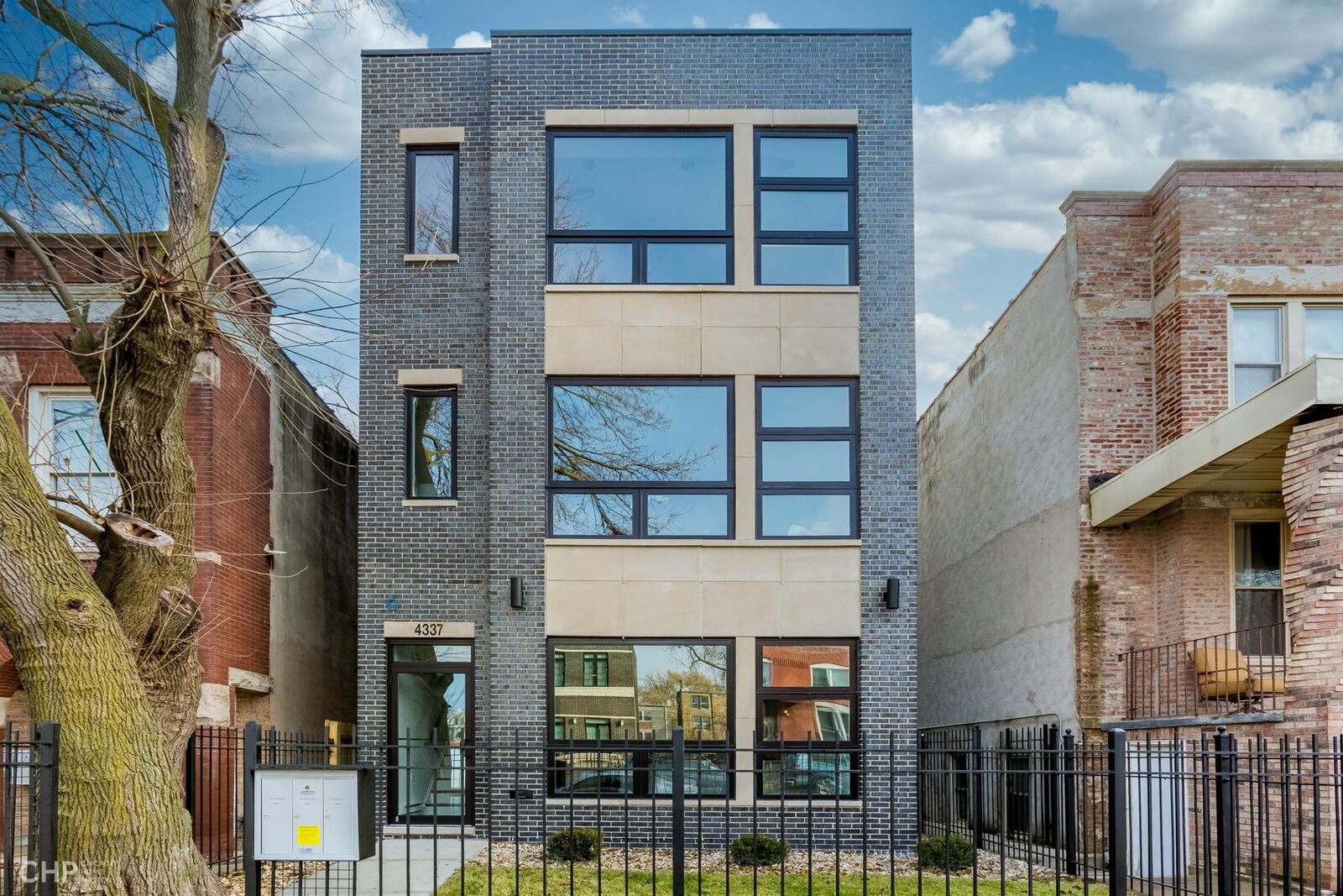 Property Photo: 4337 South Berkeley Avenue 2 IL 60653