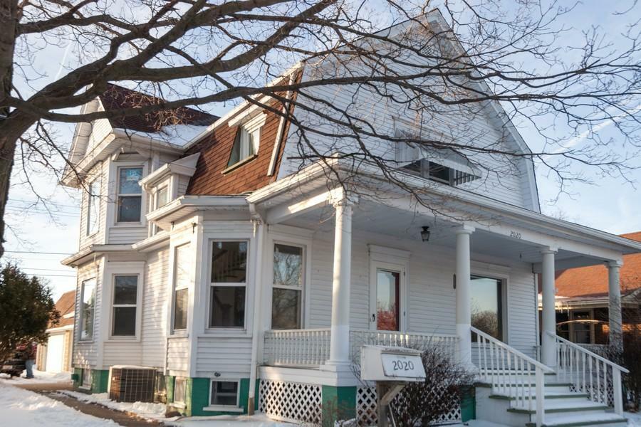 Property Photo:  2020 N Main St  WI 53402 