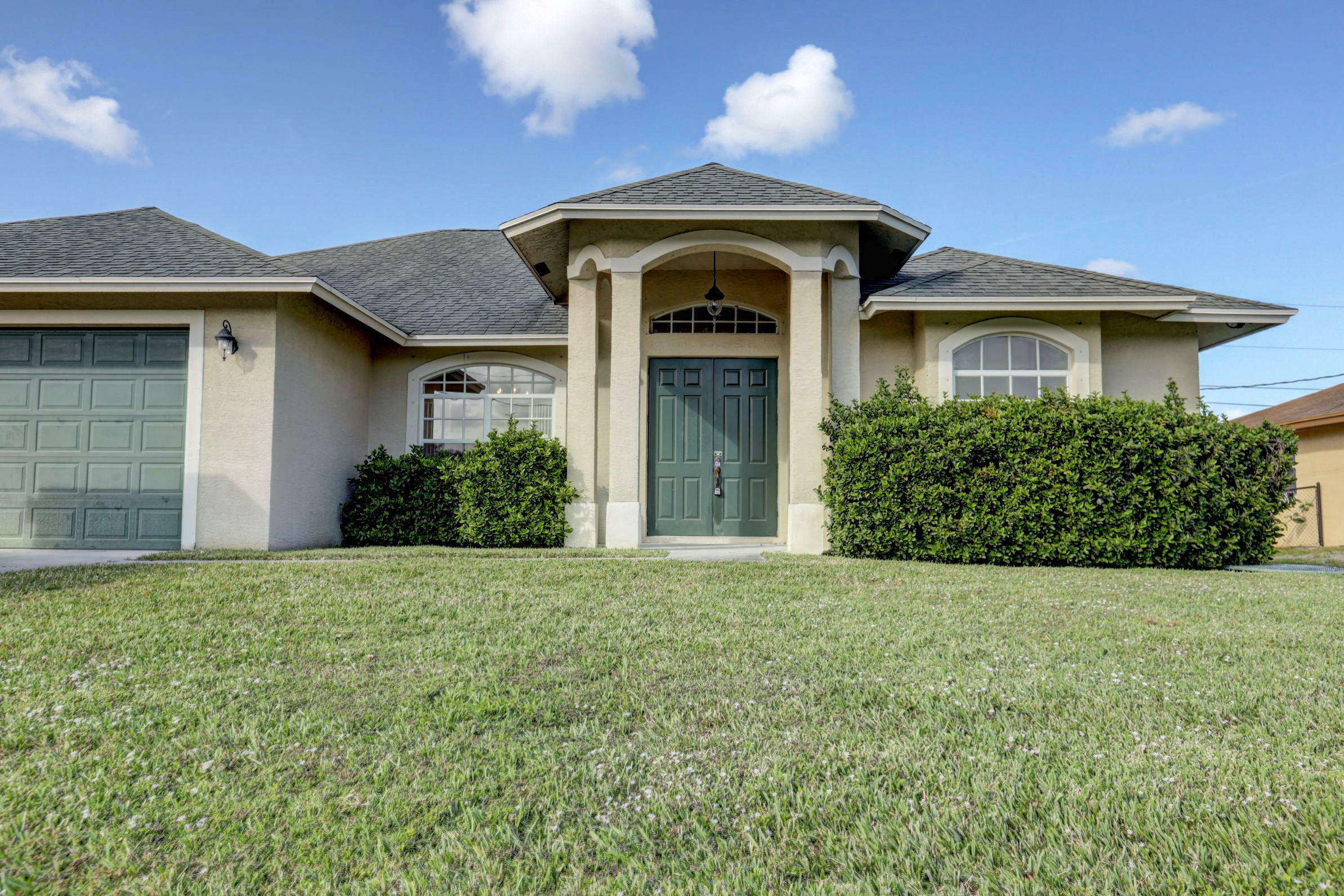 111 SW Milburn Circle  Port Saint Lucie FL 34953 photo